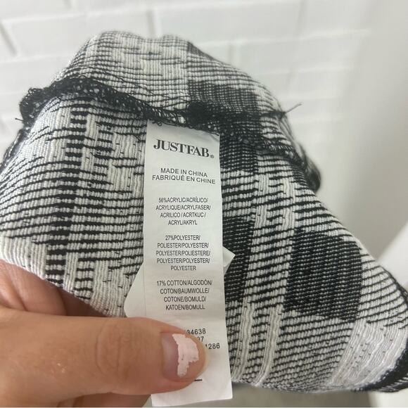 JustFab Black Plaid Knit Wrap Skirt Size XXL - Picture 4 of 10